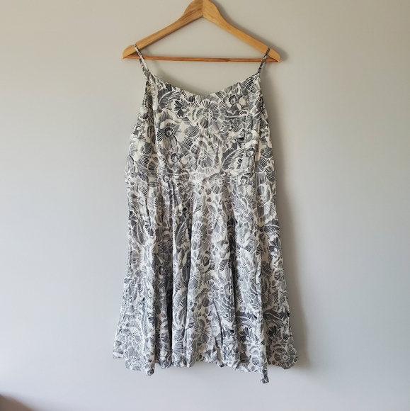 BNWT Old Navy a-line sundress, size XL, black & cream floral - Picture 2 of 8